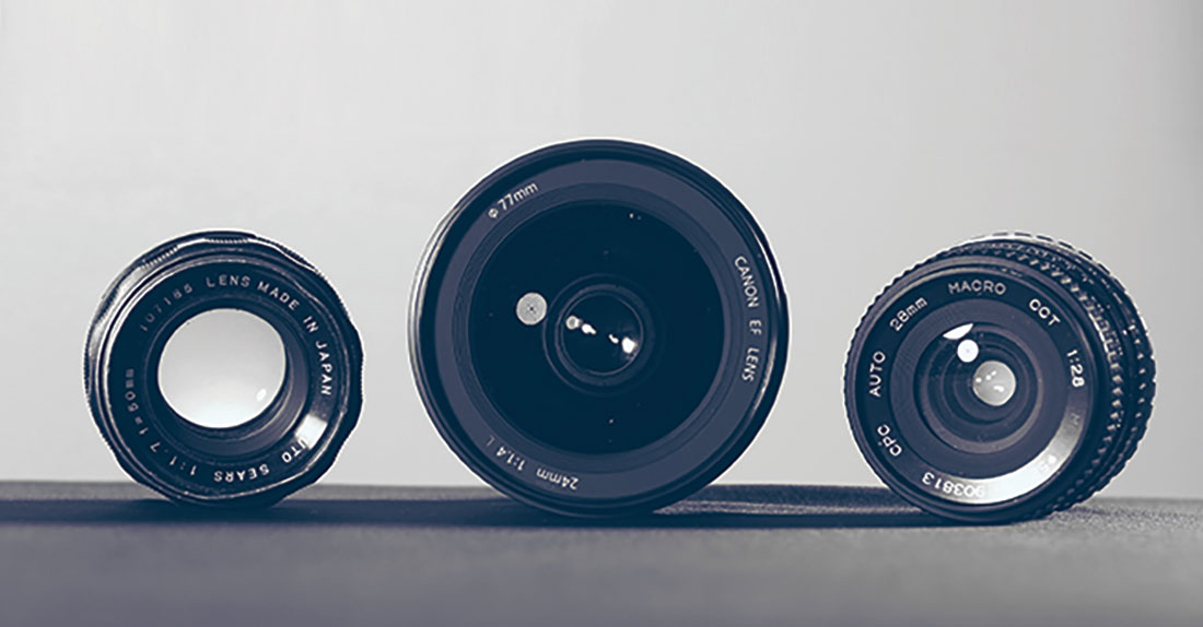 camera lenses in black and white
